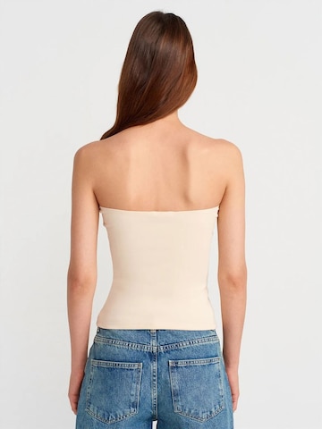 Top di Dilvin in beige