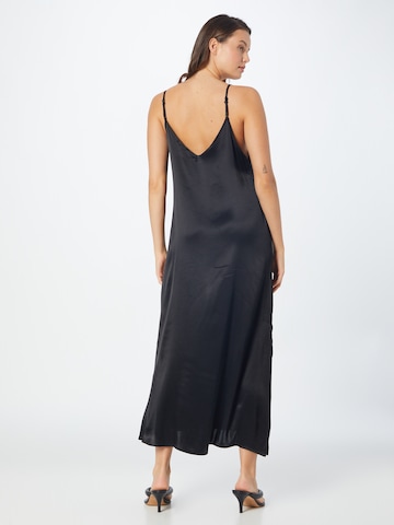 Robe Warehouse en noir