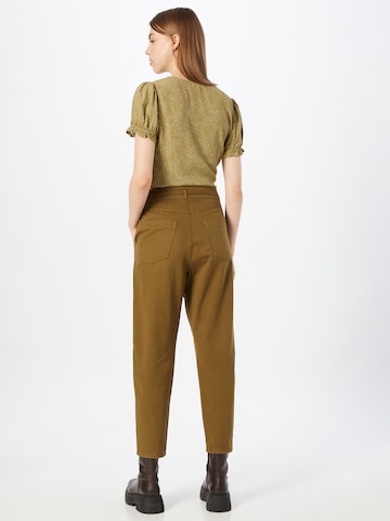 ESPRIT - Tapered Pantalón plisado en verde