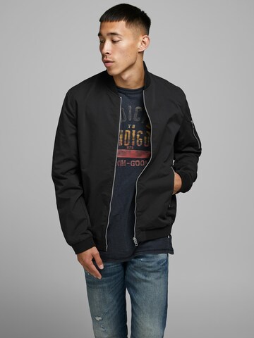 JACK & JONES Regular fit Φθινοπωρινό και ανοιξιάτικο μπουφάν 'Rush' σε μαύρο: μπροστά