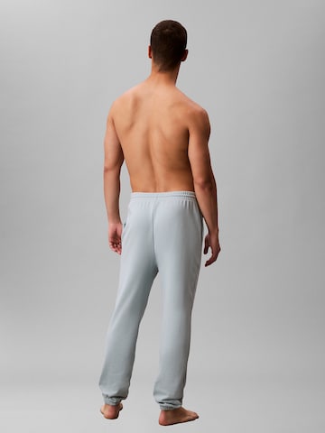 Calvin Klein Tapered Hose in Blau