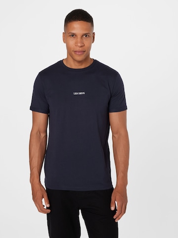 T-Shirt 'Lens' Les Deux en bleu : devant