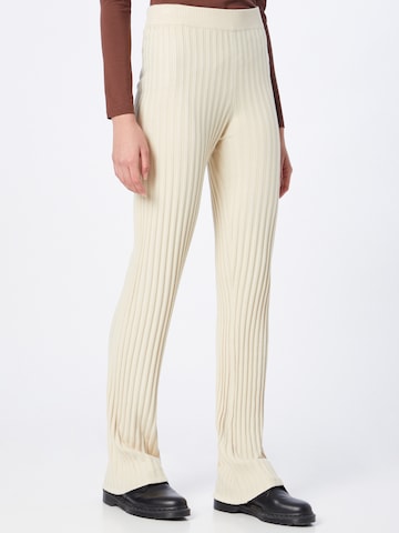 Gina Tricot - regular Pantalón 'Fleur' en beige: frente