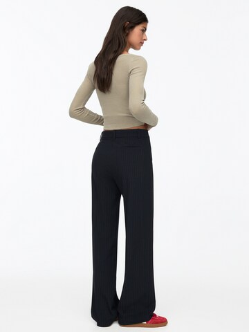 Pull&Bear Regular Trousers in Blue