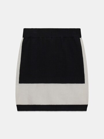 GUESS Skirt in Black