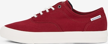 TOMMY HILFIGER Низкие кроссовки в Красный: спереди