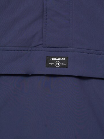 Pull&Bear Kurtka zimowa w kolorze niebieski