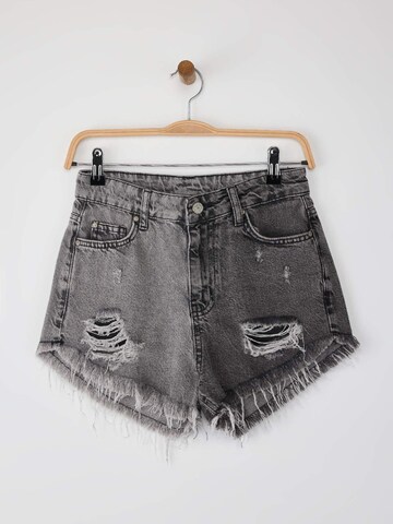 regular Jeans di Trendyol in grigio: frontale