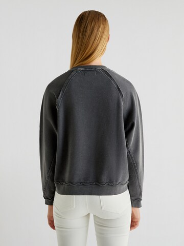 Sweat-shirt 'Flame Skull' Scalpers en gris
