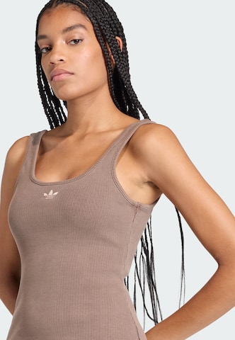 Robe 'ESSENTIAL' ADIDAS ORIGINALS en marron