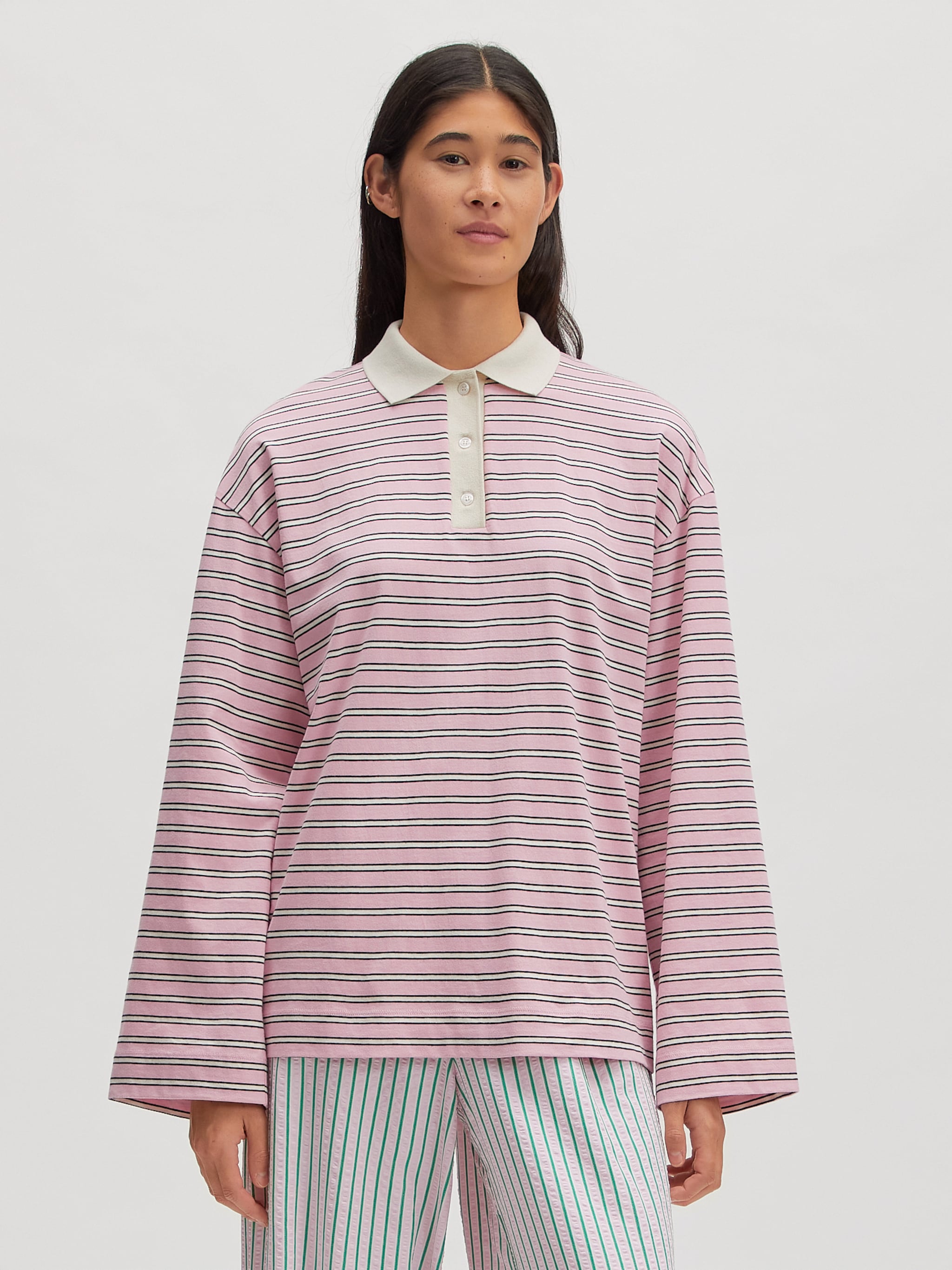 EDITED Nouveautés T-shirt 'Cindy' rose