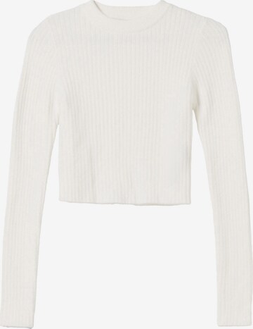 Bershka Sweater in White: front