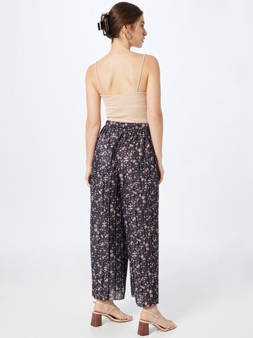 ABOUT YOU Wide leg Trousers with creases 'Viviana' in Blue