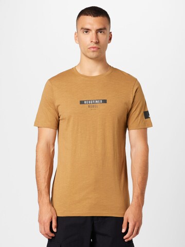 Coupe regular T-Shirt 'Guti' Redefined Rebel en beige : devant