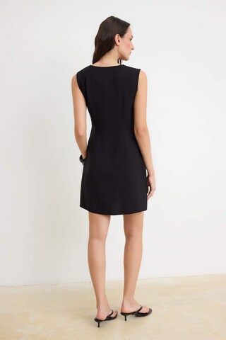Trendyol Платье 'TWOSS26EL00297' в Черный