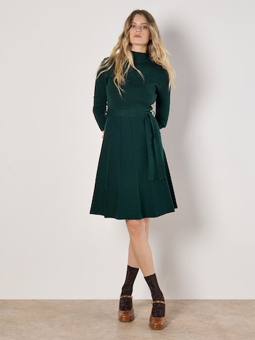 Robes en maille 'Chevron' Apricot en vert : devant