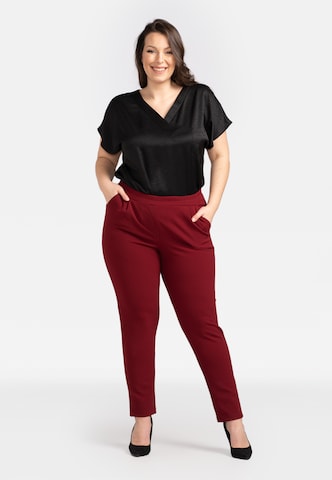 Karko Slim fit Pleat-Front Pants 'ERYKA' in Red