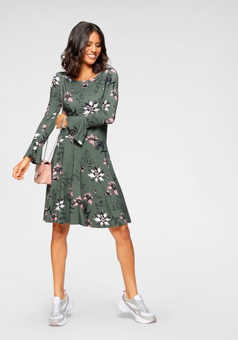 LAURA SCOTT Dress in Green: front