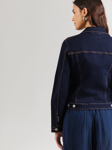 TOM TAILOR Prehodna jakna | modra barva