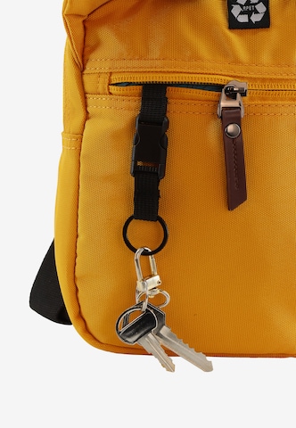 Discovery Shoulder Bag in Yellow