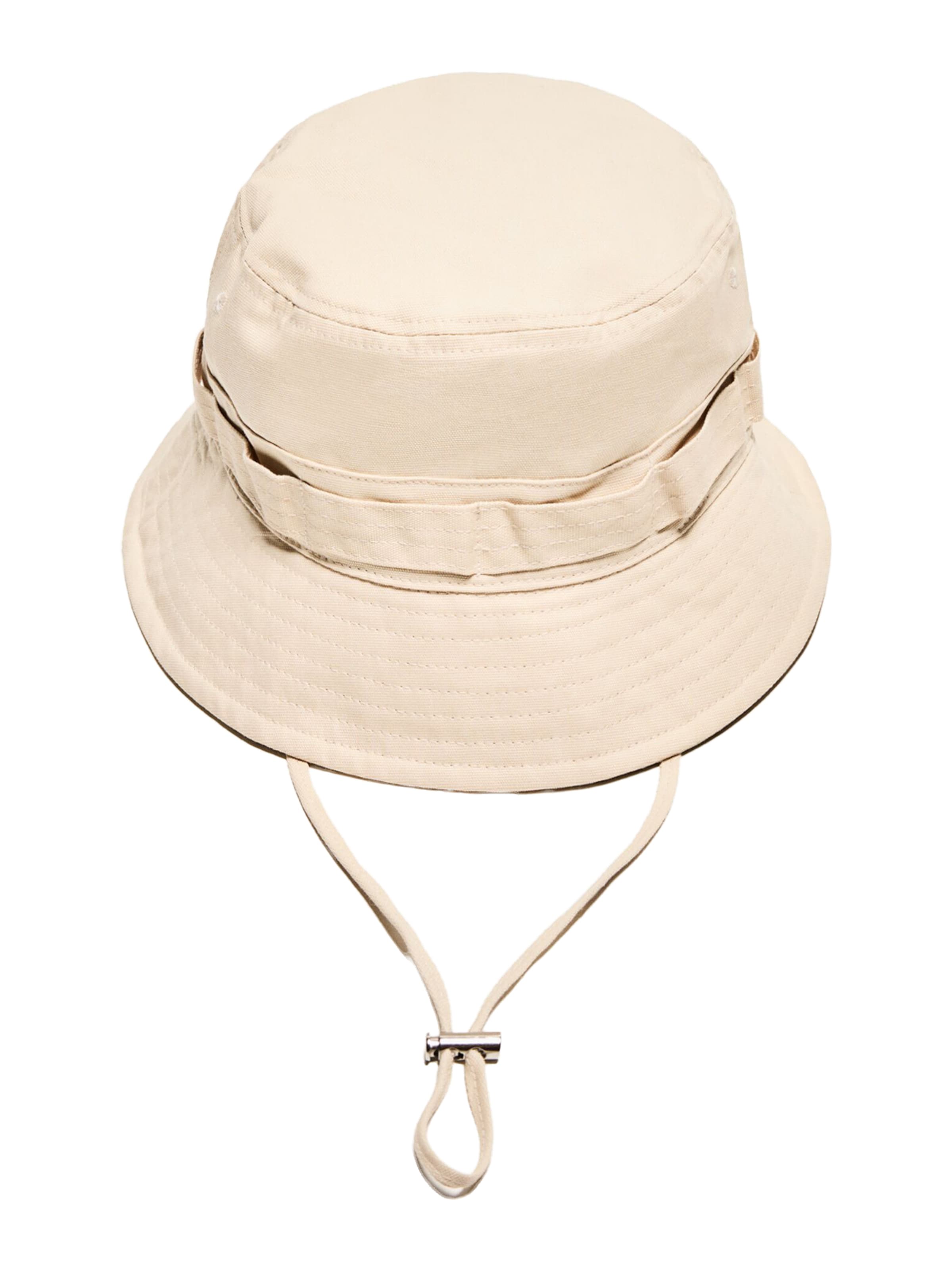 Bershka Klobouk – béžová: přední strana