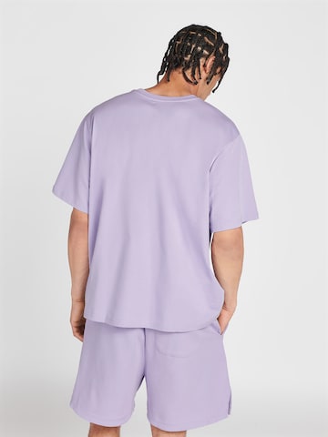 T-Shirt Bless my Demons exclusive for ABOUT YOU en violet : derrière