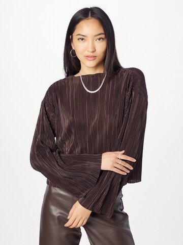 Monki Blouse in Brown: front