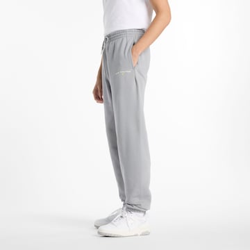 new balance Tapered Hose in Grau