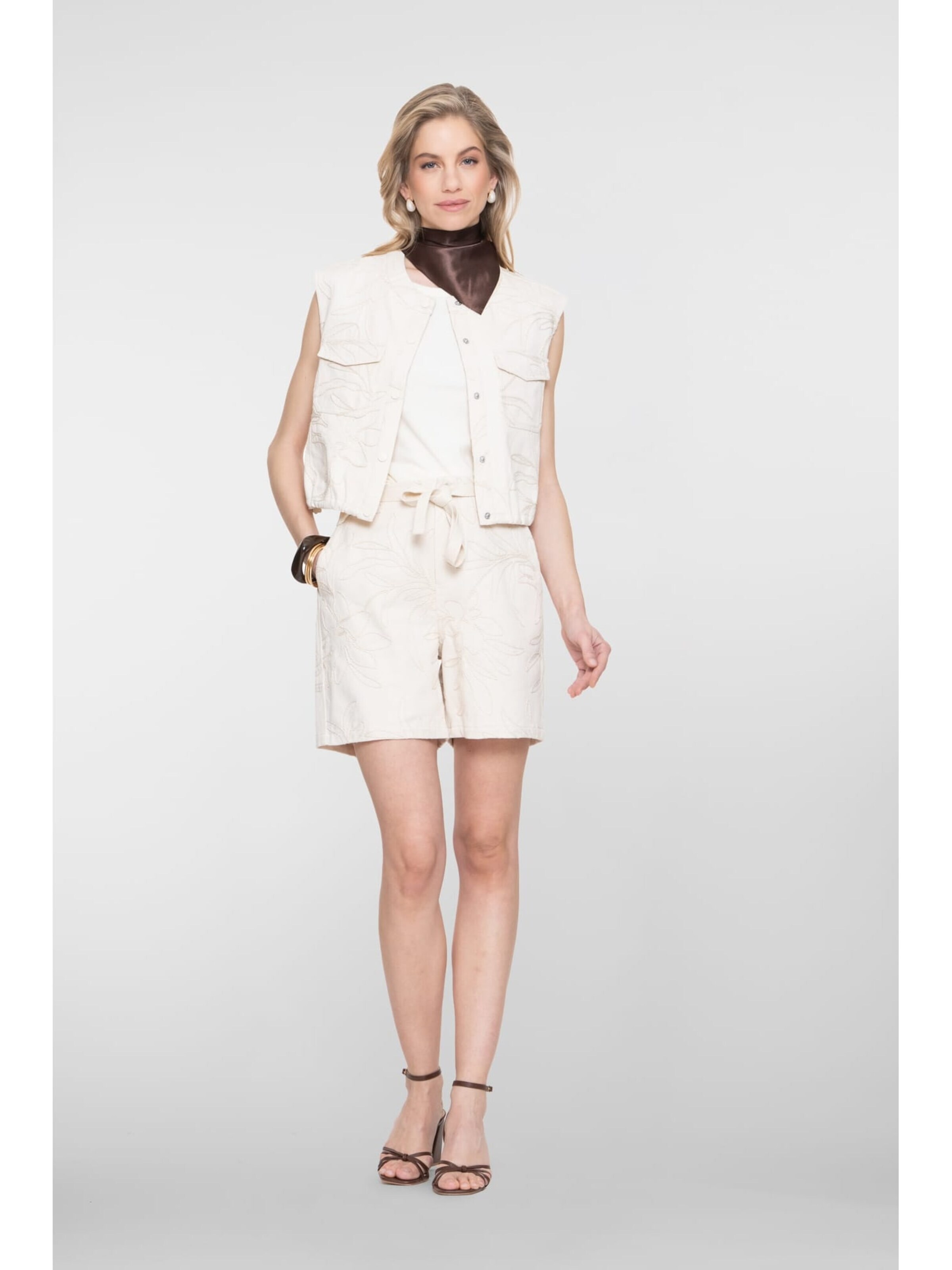 Geisha Vest in Beige