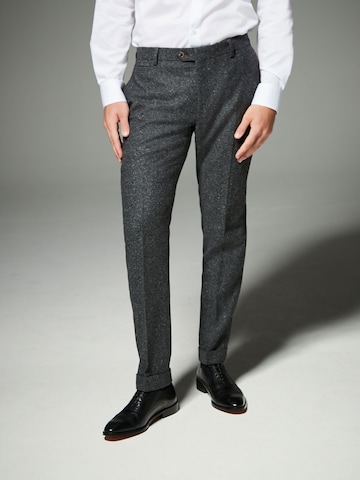 Next regular Παντελόνι με τσάκιση σε γκρι: μπροστά