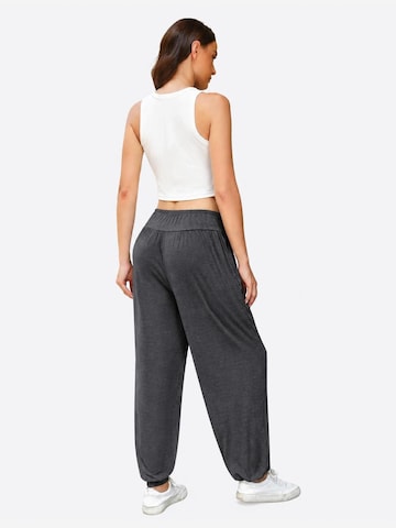AOTTORI Regular Pants in Grey