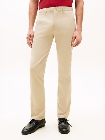 TOMMY HILFIGER Обычный Брюки-чинос 'DENTON ESSENTIAL' в Зеленый: спереди