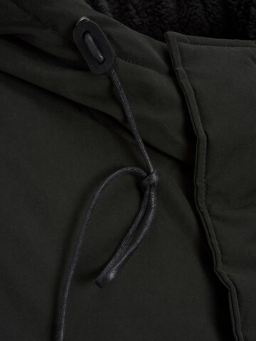 JACK & JONES Téli parka 'JORSHAWN' - fekete