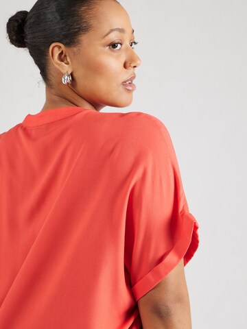 Camicia da donna 'VMCBeauty' di Vero Moda Curve in rosso