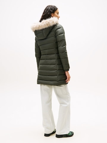 Tommy Jeans Tussenmantel 'Essential' in Groen