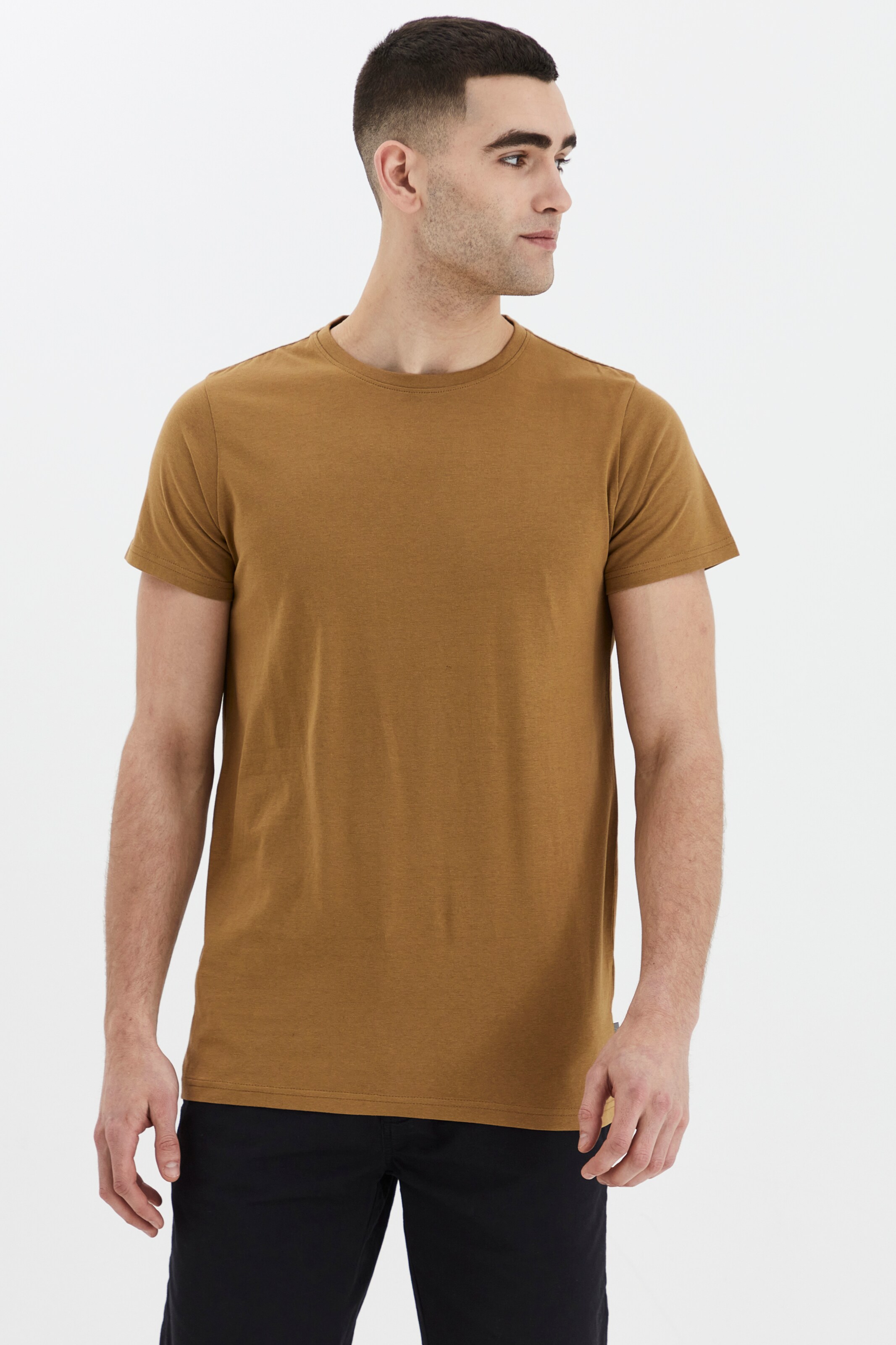 Männer Shirts  Solid T-Shirt 'PEKO' in Braun - FM99633