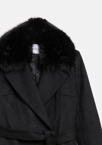 COMMA Between-seasons coat in Black: front