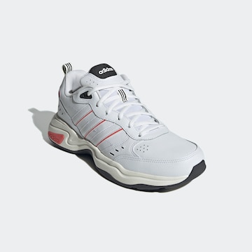 Baskets basses 'Strutter' ADIDAS SPORTSWEAR en blanc