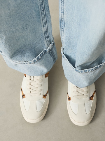 balts Next Zemie brīvā laika apavi 'Forever Comfort'