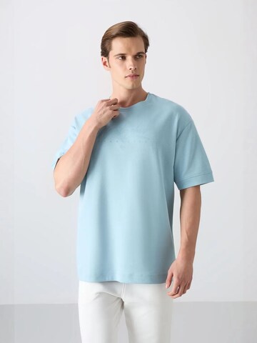 Tommy Life Shirt in Blue: front