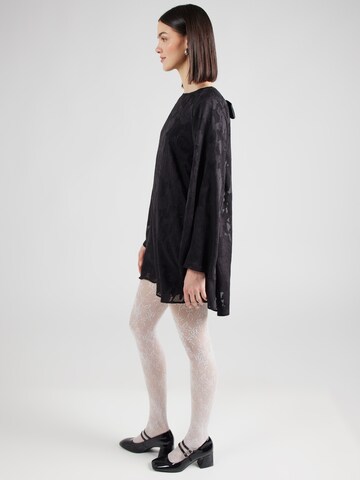 Gina Tricot Платье в Черный
