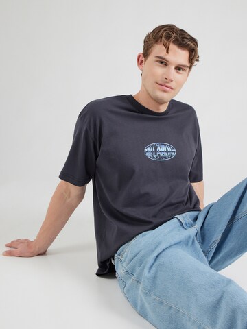 BILLABONG Bluser & t-shirts 'IDENTITY' i blå: forside