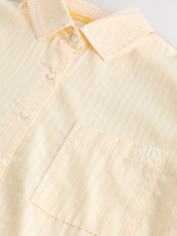 self. - Camiseta para dormir en amarillo