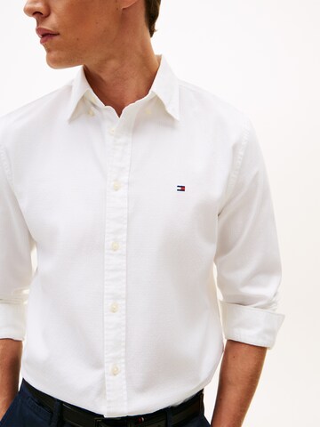 TOMMY HILFIGER Regular fit Πουκάμισο για το γραφείο 'Flex' σε λευκό