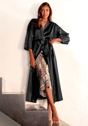 LASCANA Dressing Gown in Black: front