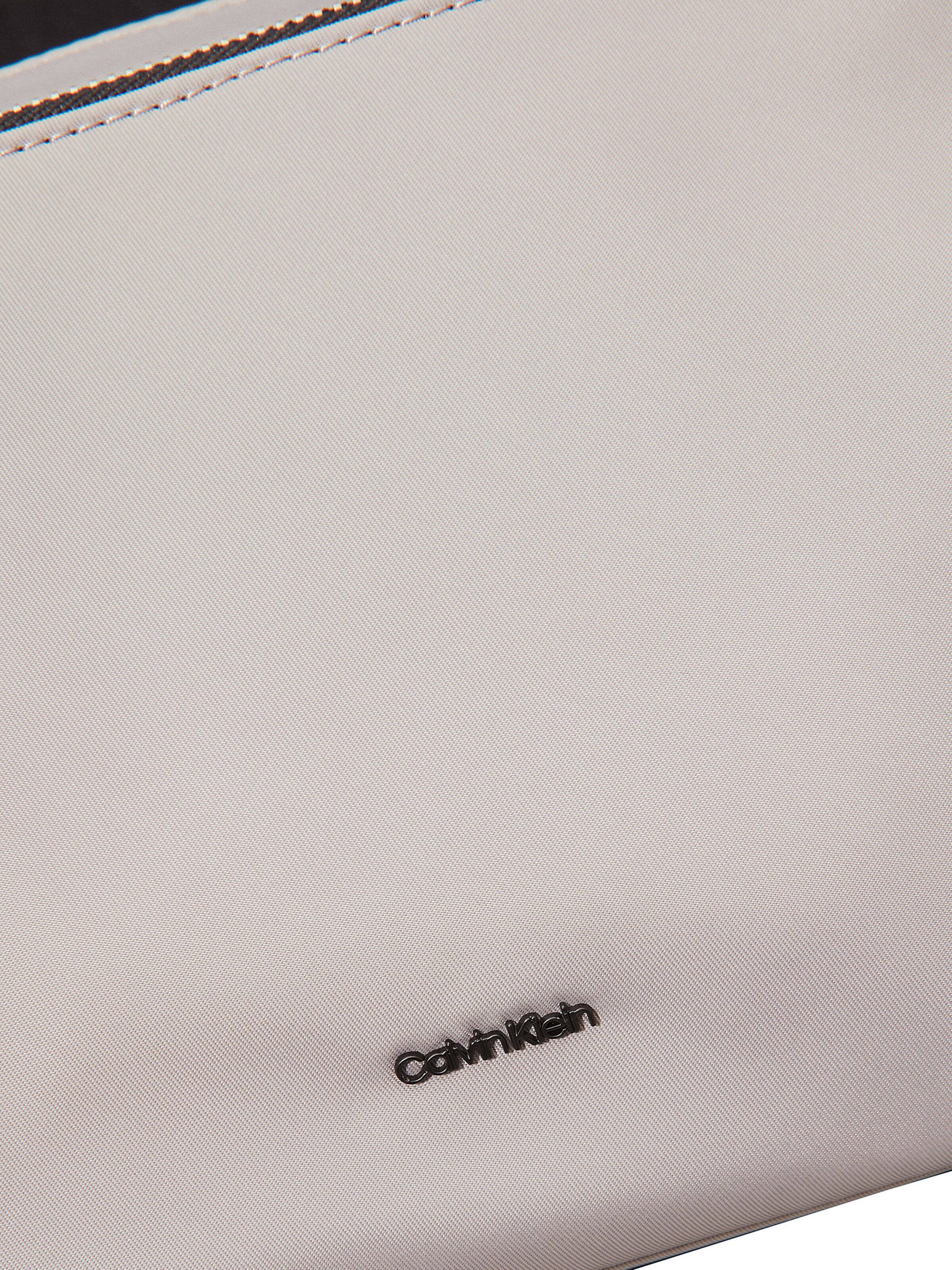 Calvin Klein Umhängetasche in Grau