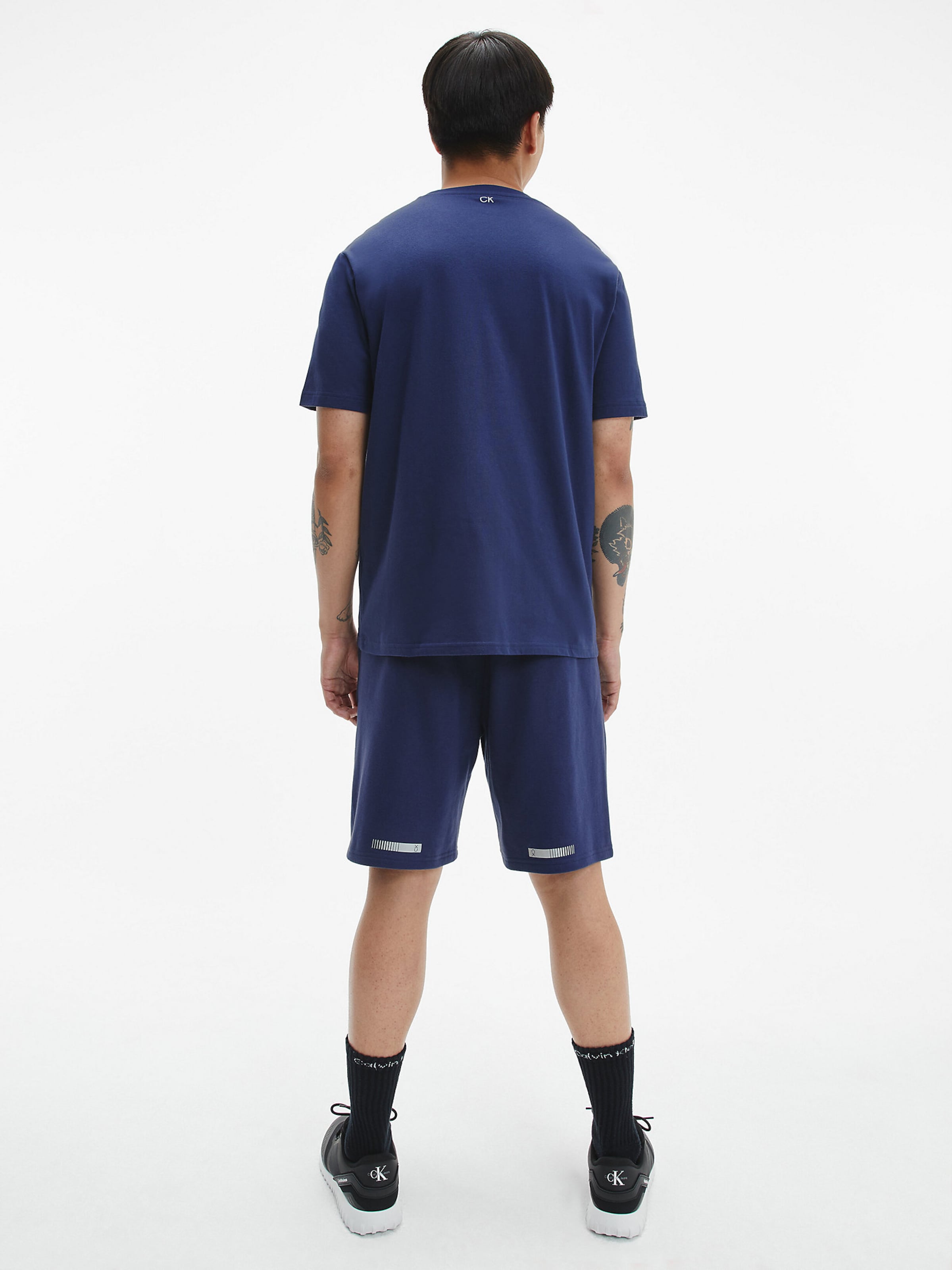 Männer Sportarten Calvin Klein Performance Shirt in Enzian - AF21269