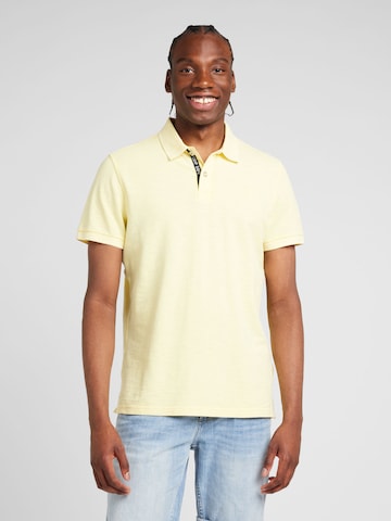 T-Shirt CAMP DAVID en jaune : devant