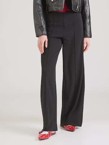 ABOUT YOU Loosefit Ráncos nadrág 'Marica' - fekete: elől