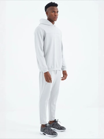 Completo per l'allenamento 'Aktive Sets' di Tommy Life in bianco